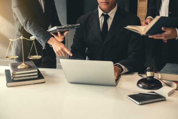Chia di sản thừa kế khi có con riêng, con chung