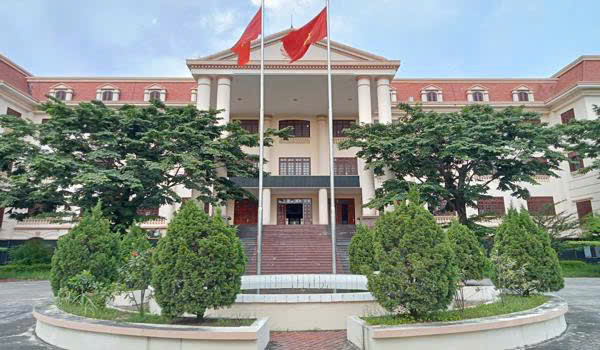 Tranh chấp đất đai