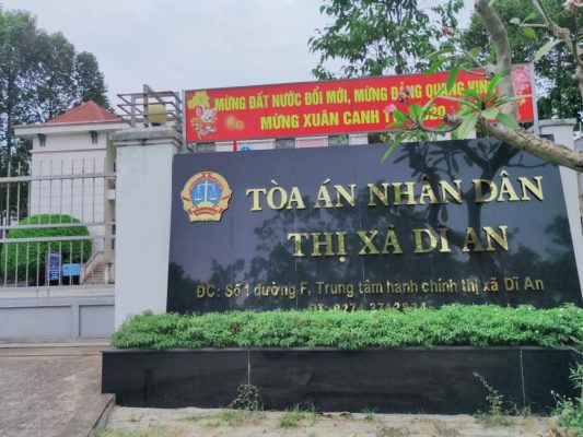 Mượn sổ đỏ đi thế chấp: Có đòi lại được đất không?