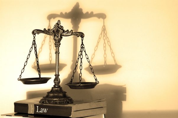 Bị ngăn cản thăm con sau ly hôn – xử lý thế nào?